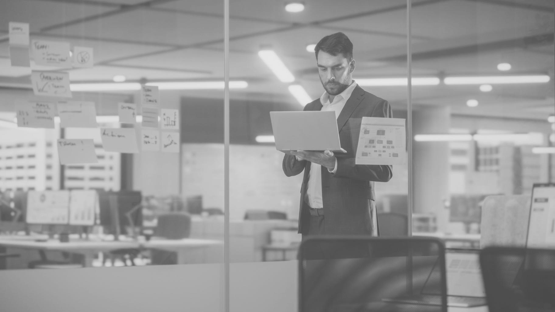 Ambiente de análise empresarial com dados comparativos